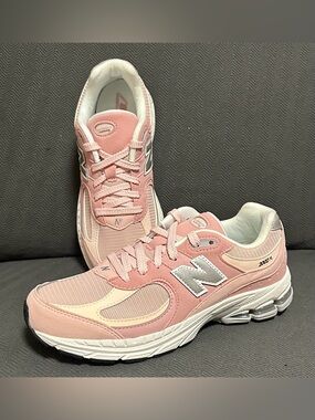 New Balance 2002R Big Kid 'Pink Sand'Kids size 6.5 - GC2002SK